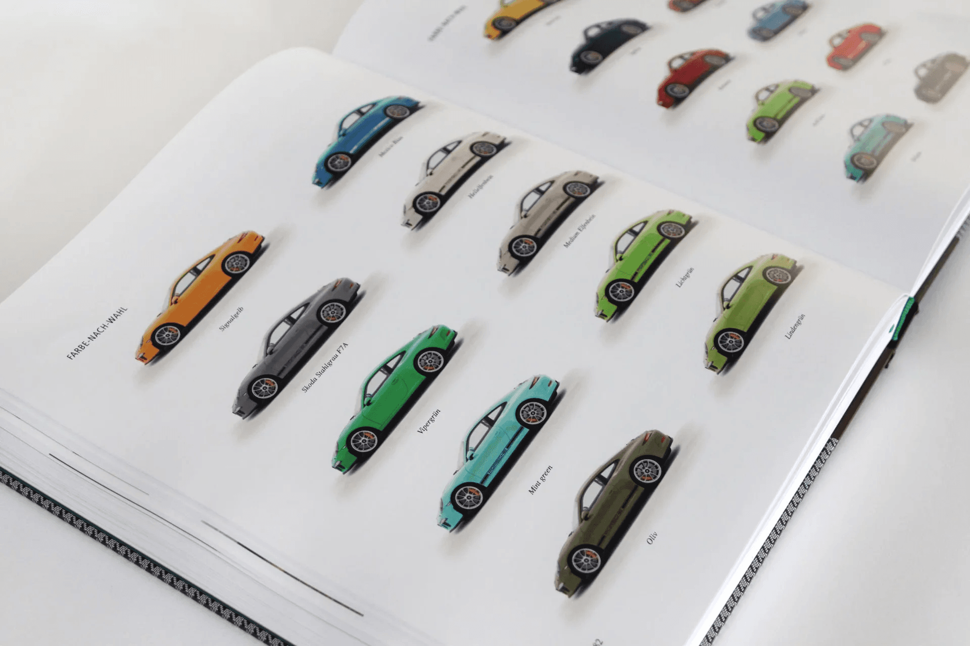 911 R Book (3D overlay page, left)